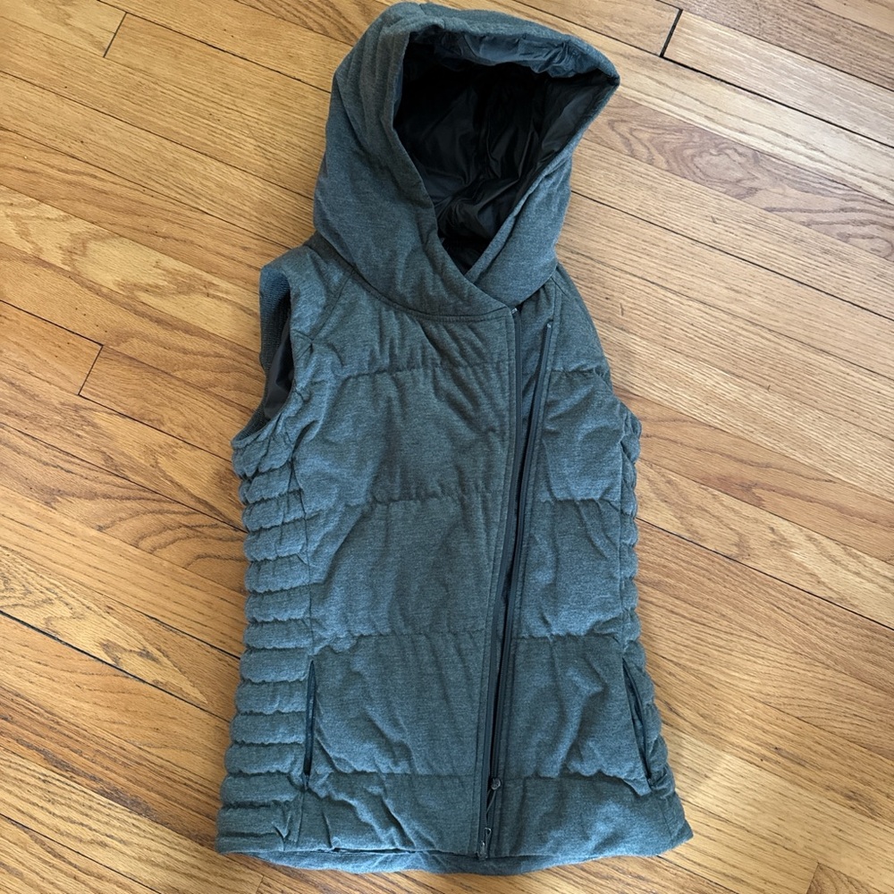 Hooded Sleeveless Puffer Vest